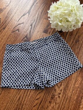 Banana Republic Navy and White Geometric Print Women’s Shorts Size 6